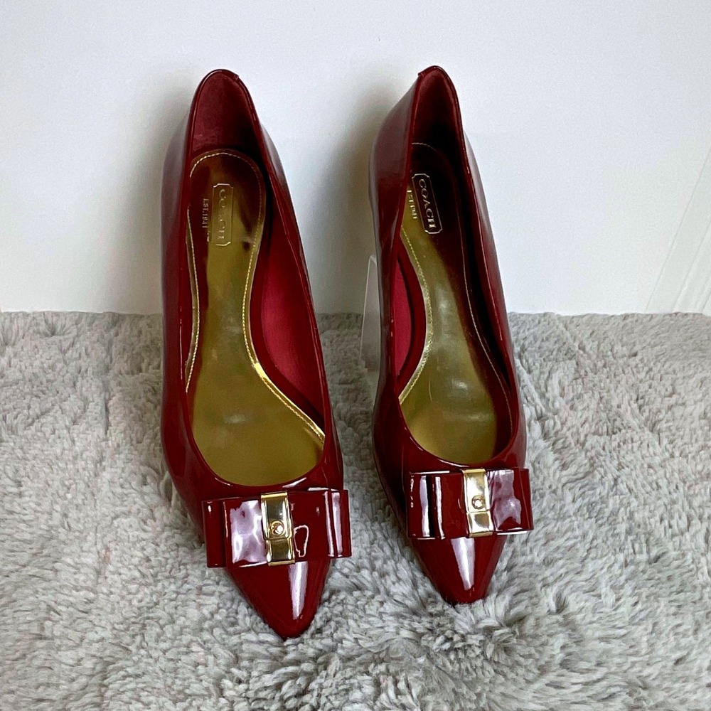 Coach Wendy Burgundy Patent Leather Pointed Toe Bow Flats Gold Hardware, 8.5 B